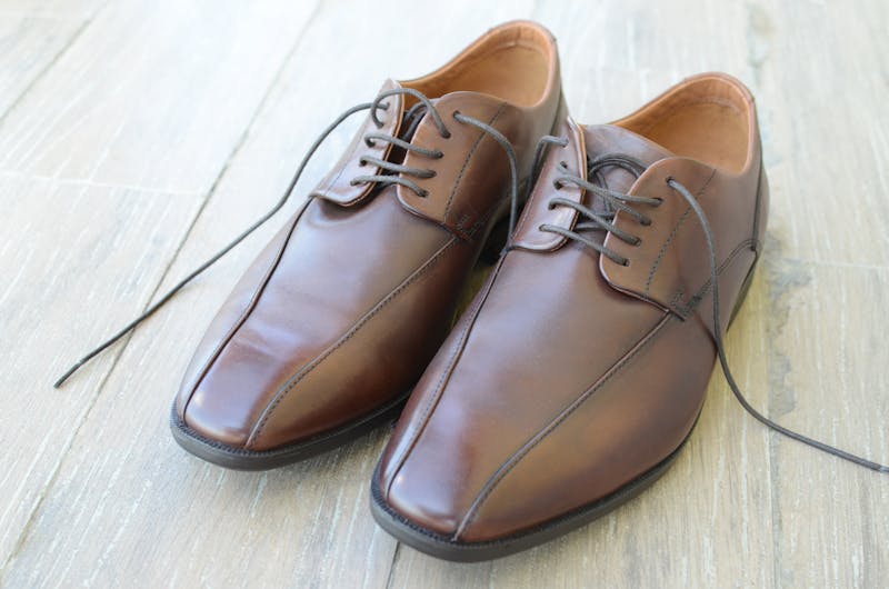 Brown leather formal Oxford shoes for men